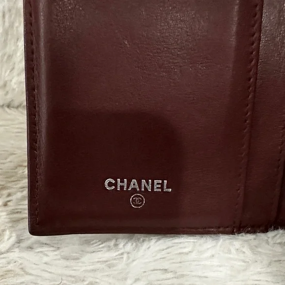 CHANEL Black Quilted wallet with Silver Logo - Picture 6 of 6
